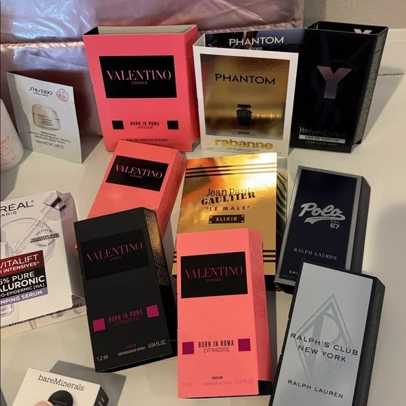 Cosmetics sample set • all unopened - Picture 5 of 5